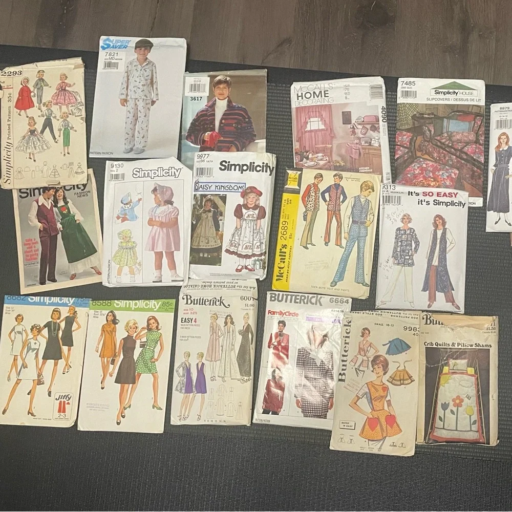 Simplicity Multicolor Sewing Pattern Lot - Picture 2 of 8